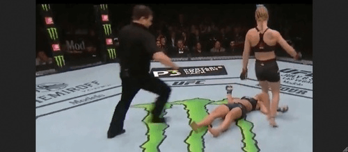 Нокаут в женском бое